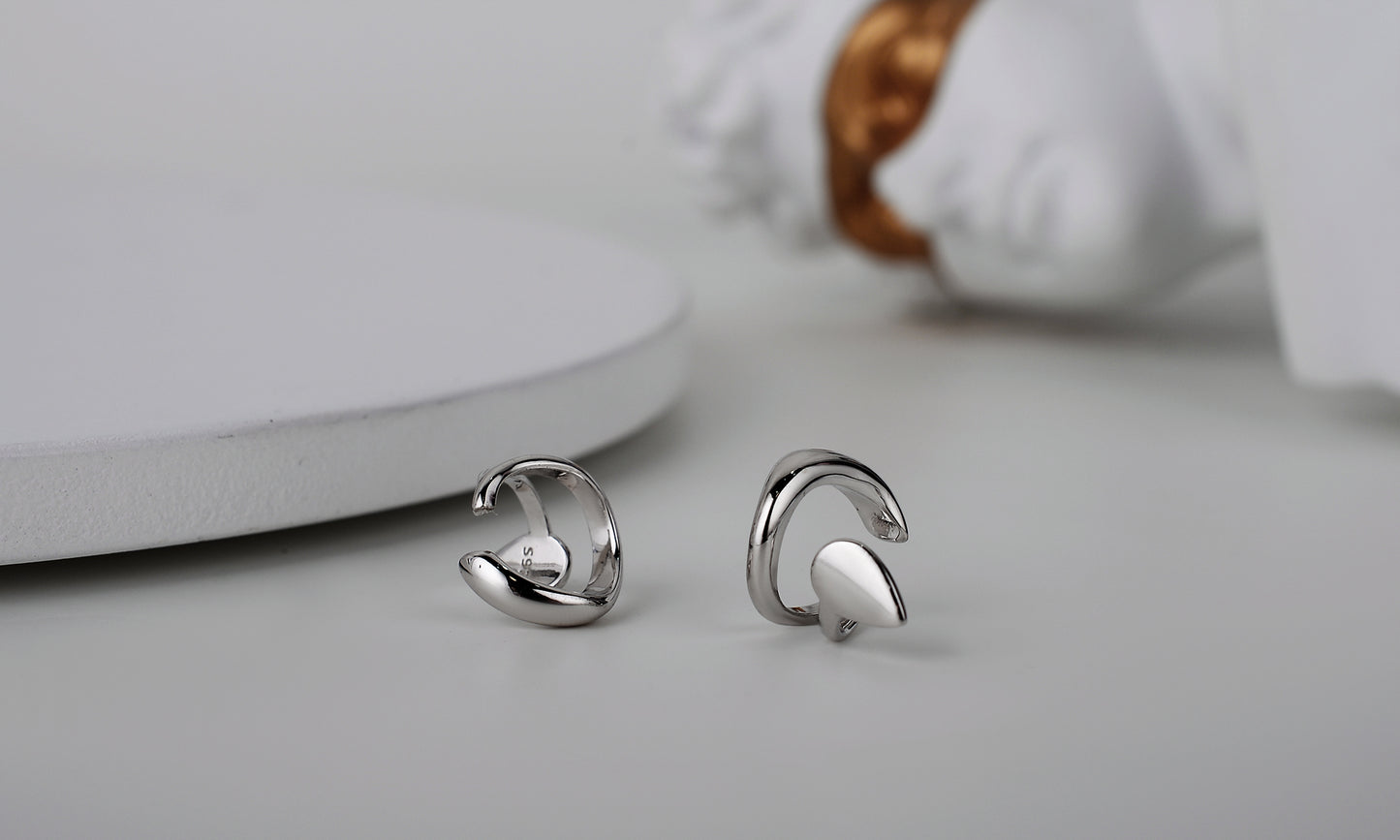 ZOYA JEWELRY DESIGN 14K Gold Plated Ear cuf Earrings for Womens and Girls - Pure 925 Sculptural Sterling Silver Earrings - Hypoallergenic Clip-On Non-Pierced Ear Cuff - TikTok Jewelry Gifts For Her